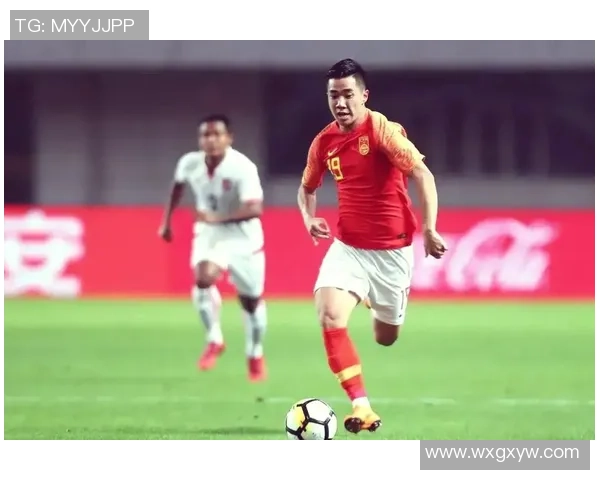 中国足球未来之星:崛起的球员们与突破之路探析