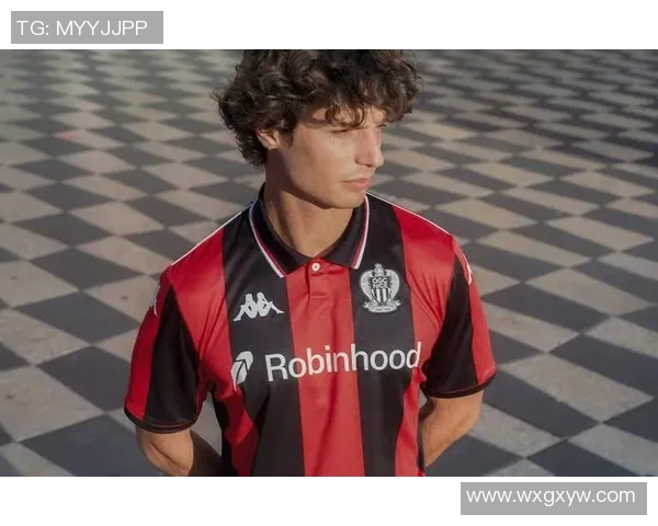 穿着八号球衣的足球明星们及其职业生涯精彩回顾