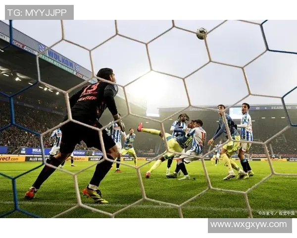 爆炸头球星的传奇之路：从草根到世界足球巅峰的奋斗历程