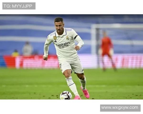 阿扎尔足球明星简介及其职业生涯成就回顾